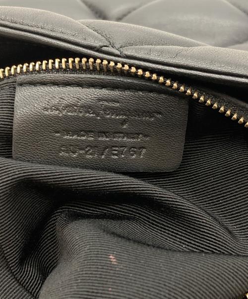 Salvatore Ferragamo（サルヴァトーレ フェラガモ）Salvatore Ferragamo (サルヴァトーレ フェラガモ) ヴァラ リボンチェーンショルダーバッグ ブラックの古着・服飾アイテム