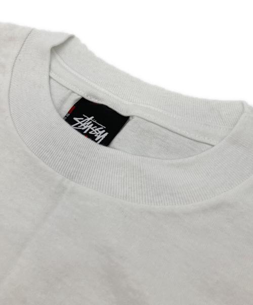 stussy（ステューシー）stussy (ステューシー) FRAGMENT DESIGN (フラグメントデザイン) One World. One Love. One Heart ホワイト サイズ:Sの古着・服飾アイテム