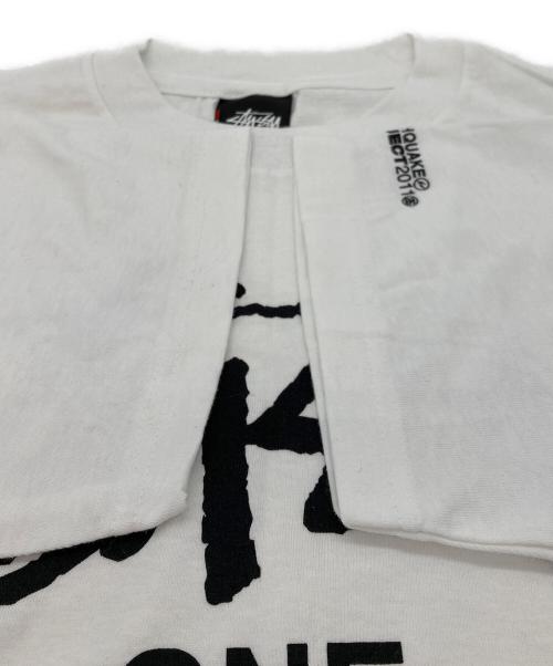 stussy（ステューシー）stussy (ステューシー) FRAGMENT DESIGN (フラグメントデザイン) One World. One Love. One Heart ホワイト サイズ:Sの古着・服飾アイテム
