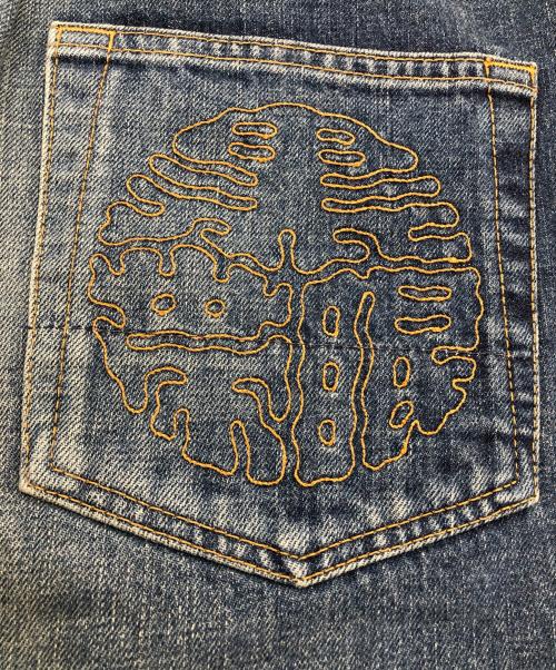 BlackEyePatch（ブラックアイパッチ）BlackEyePatch (ブラックアイパッチ) 家紋デニムパンツ インディゴ サイズ:SIZE 30の古着・服飾アイテム