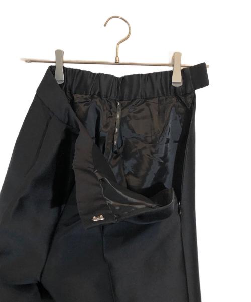 YORI（ヨリ）yori (ヨリ) シルキードレスパンツ ブラック サイズ:36の古着・服飾アイテム