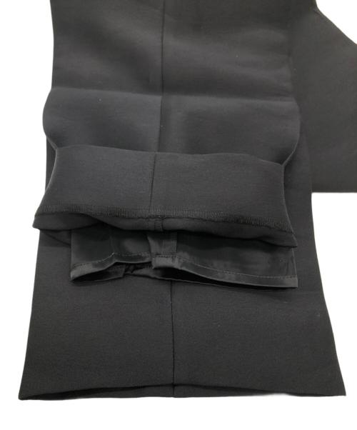 YORI（ヨリ）yori (ヨリ) シルキードレスパンツ ブラック サイズ:36の古着・服飾アイテム