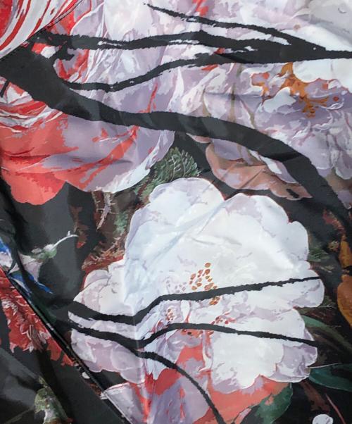 NIKE（ナイキ）NIKE (ナイキ) TECI+PACK (テックパック) AS M NSW TP PONCHO FLRL BLACK/BLACK マルチカラー サイズ:Mの古着・服飾アイテム