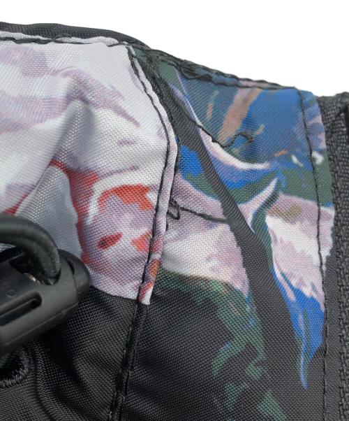 NIKE（ナイキ）NIKE (ナイキ) TECI+PACK (テックパック) AS M NSW TP PONCHO FLRL BLACK/BLACK マルチカラー サイズ:Mの古着・服飾アイテム