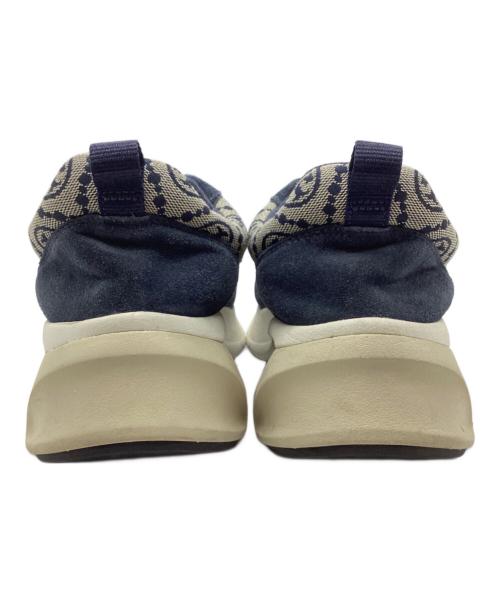 TORY BURCH（トリーバーチ）TORY BURCH (トリーバーチ) グッドラックトレーナーモノグラム ベージュ×ネイビー サイズ:SIZE 7Mの古着・服飾アイテム