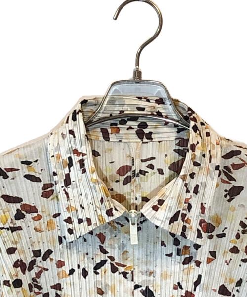 PLEATS PLEASE（プリーツプリーズ）PLEATS PLEASE (プリーツプリーズ) 総柄ジップアップジャケット ベージュ サイズ:SIZE 4の古着・服飾アイテム