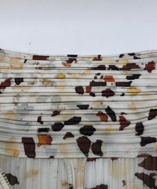 PLEATS PLEASE（プリーツプリーズ）PLEATS PLEASE (プリーツプリーズ) 総柄ジップアップジャケット ベージュ サイズ:SIZE 4の古着・服飾アイテム