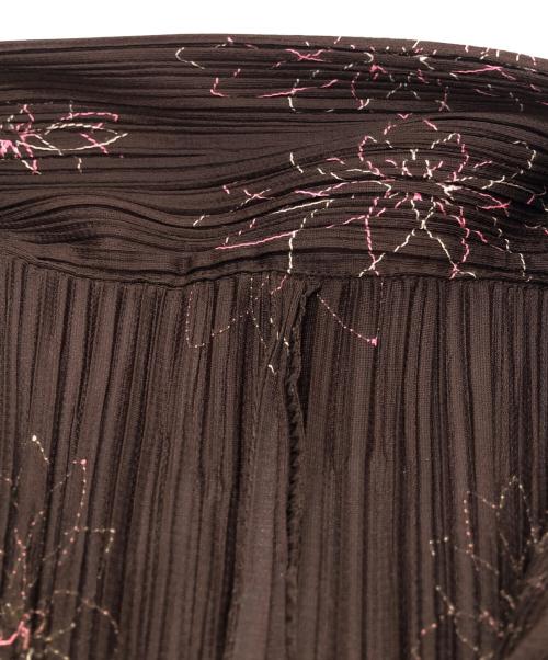 PLEATS PLEASE（プリーツプリーズ）PLEATS PLEASE (プリーツプリーズ) フラワーステッチプリーツシャツ ブラウン サイズ:SIZE 3の古着・服飾アイテム