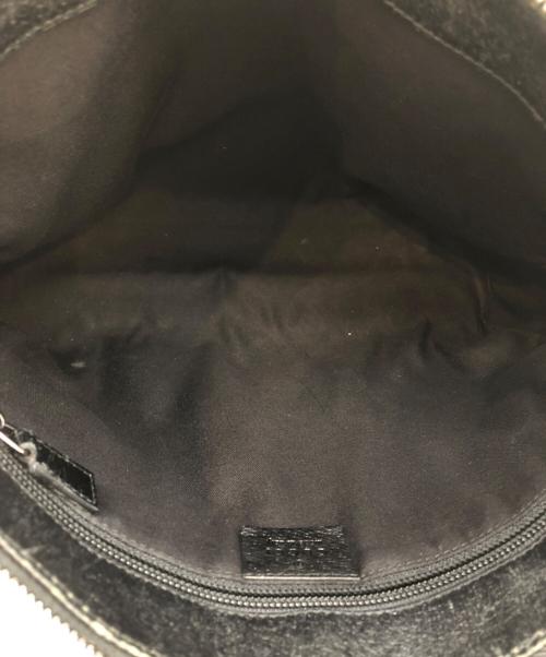 GUCCI（グッチ）GUCCI (グッチ) GGキャンバスショルダーバッグ ブラックの古着・服飾アイテム
