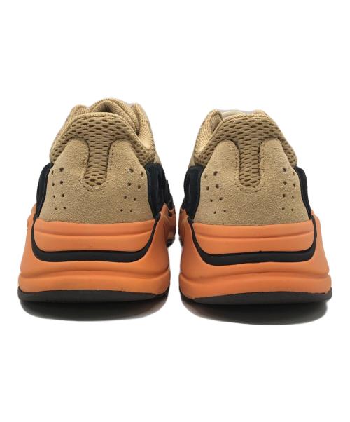 adidas（アディダス）adidas (アディダス) YEEZY BOOST 700 ENFAMB ベージュ×オレンジ サイズ:28ｃｍの古着・服飾アイテム