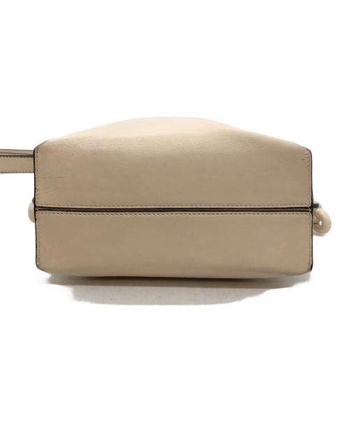 LOEWE（ロエベ）LOEWE (ロエベ) フラメンコショルダーバッグ ホワイトの古着・服飾アイテム