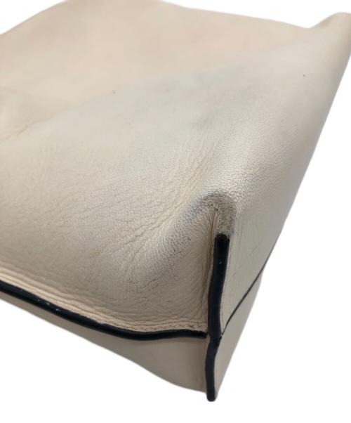 LOEWE（ロエベ）LOEWE (ロエベ) フラメンコショルダーバッグ ホワイトの古着・服飾アイテム