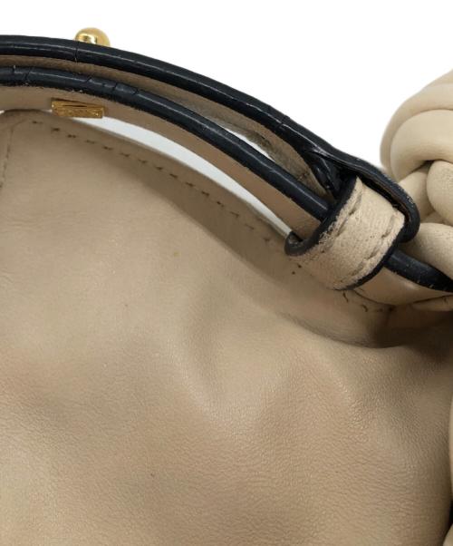 LOEWE（ロエベ）LOEWE (ロエベ) フラメンコショルダーバッグ ホワイトの古着・服飾アイテム