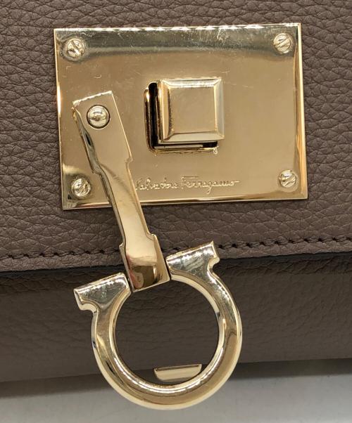 Salvatore Ferragamo（サルヴァトーレ フェラガモ）Salvatore Ferragamo (サルヴァトーレ フェラガモ) ショルダーバッグ ブラウンの古着・服飾アイテム