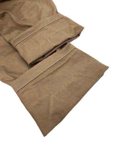 COMOLI（コモリ）COMOLI (コモリ) ベルテッドチノパンツ ベージュ サイズ:SIZE 1の古着・服飾アイテム