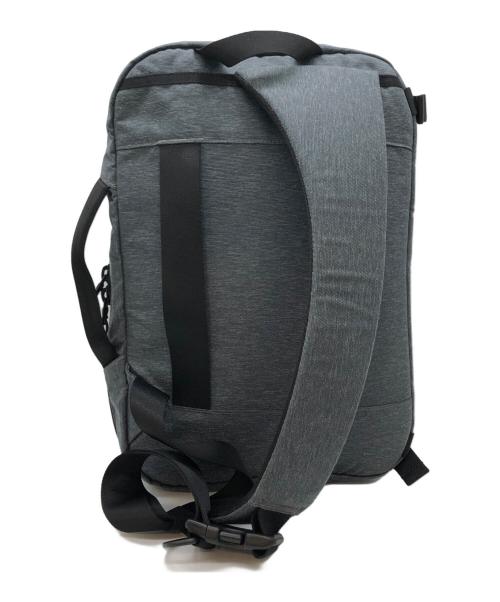 AER（エアー）Aer (エアー) TRAVEL SLING 2 グレーの古着・服飾アイテム