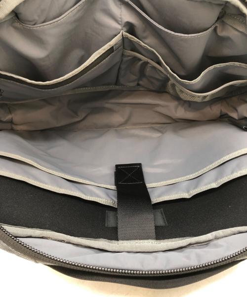 AER（エアー）Aer (エアー) TRAVEL SLING 2 グレーの古着・服飾アイテム