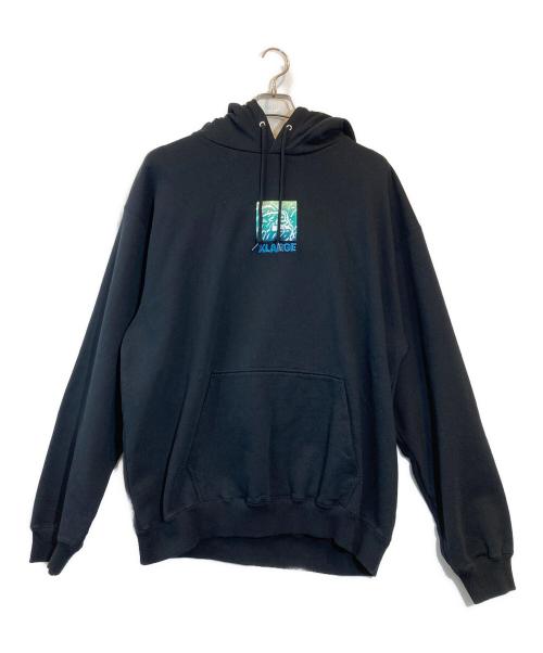 X-LARGE（エクストララージ）X-LARGE (エクストララージ) IT'S A LIVING PULLOVER HOODED SWEAT ブラック サイズ:XL 未使用品の古着・服飾アイテム
