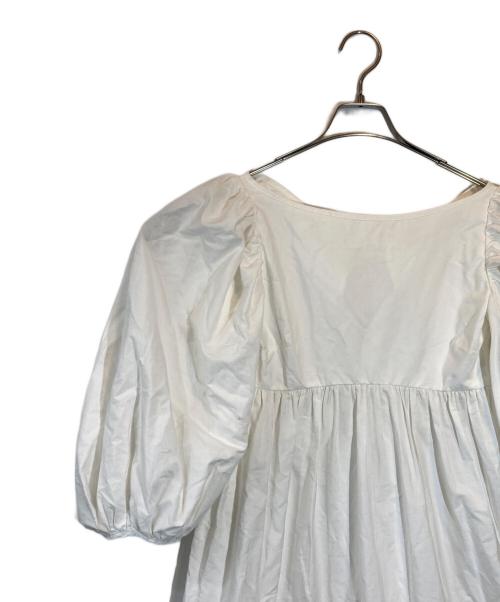 CECILIE BAHNSEN（セシリーバンセン）Cecilie Bahnsen (セシリーバンセン) バックリボン ティアードワンピース ホワイト サイズ:SIZE Freeの古着・服飾アイテム