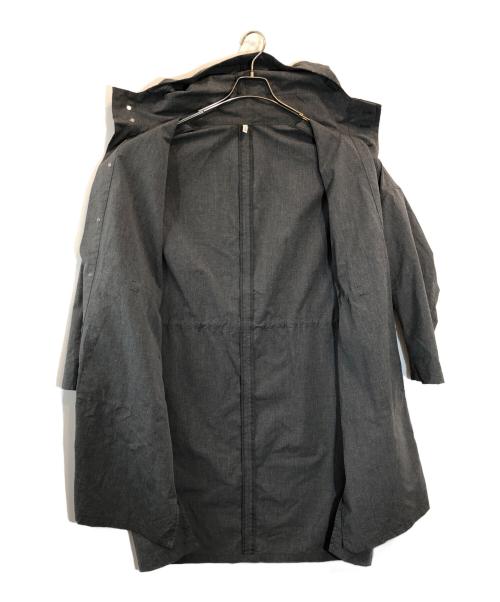 FIRMUM（フィルマム）FIRMUM (フィルマム) クールマックスストレッチキャンバスフードオーバコート グレー サイズ:SIZE Sの古着・服飾アイテム