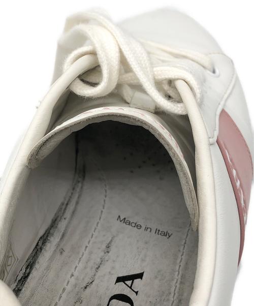 PRADA（プラダ）PRADA (プラダ) ローカットスニーカー ホワイト サイズ:37の古着・服飾アイテム