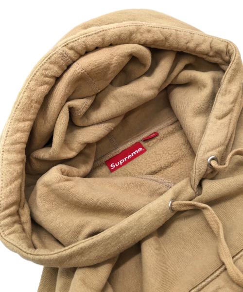 SUPREME（シュプリーム）Supreme (シュプリーム) Embossed Logo Hooded Sweatshirt ベージュ サイズ:SIZE Mの古着・服飾アイテム