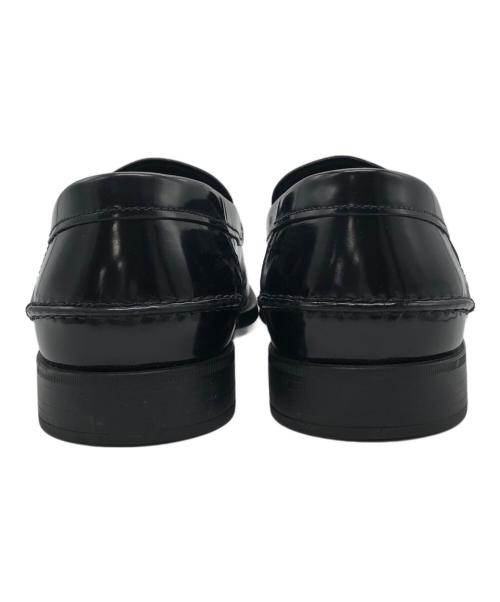 PRADA（プラダ）PRADA (プラダ) エナメルローファー ブラック サイズ:SIZE 7 1/2の古着・服飾アイテム