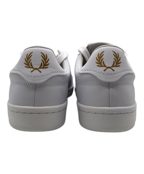 FRED PERRY（フレッドペリー）FRED PERRY (フレッドペリー) スニーカー ホワイト サイズ:SIZE US8の古着・服飾アイテム