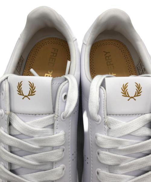 FRED PERRY（フレッドペリー）FRED PERRY (フレッドペリー) スニーカー ホワイト サイズ:SIZE US8の古着・服飾アイテム