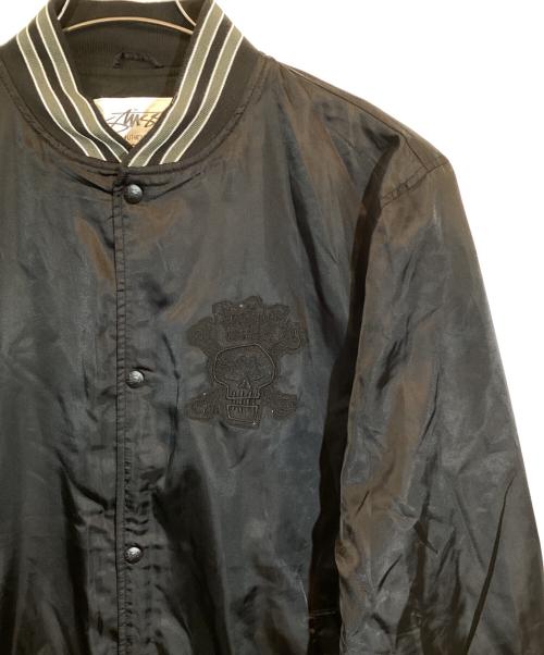 stussy（ステューシー）stussy (ステューシー) アーチロゴスカジャン ブラック サイズ:SIZE XLの古着・服飾アイテム