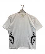 A BATHING APEア ベイシング エイプ）の古着「Bicolor Side Shark Tee」｜ホワイト