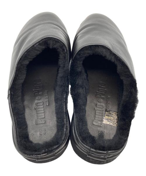 PUNTO PIGRO（プントピグロ）PUNTO PIGRO (プントピグロ) ムートンサンダル ブラック サイズ:SIZE US 6.5の古着・服飾アイテム