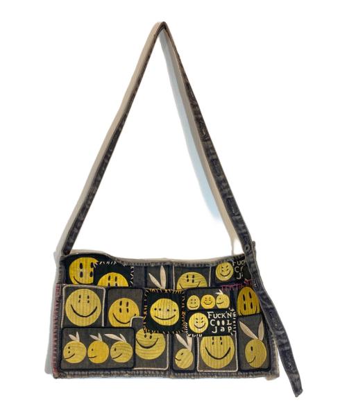 KAPITAL（キャピタル）KAPITAL (キャピタル) スマイルエンブロイダリーサコッシュ ブラックの古着・服飾アイテム