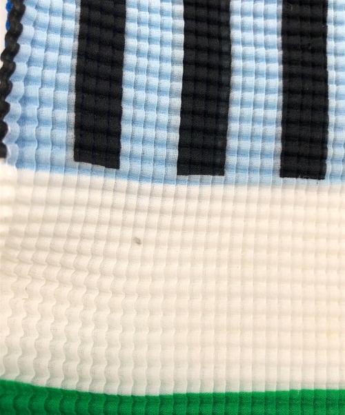 me ISSEY MIYAKE（ミーイッセイ ミヤケ）me ISSEY MIYAKE (ミーイッセイ ミヤケ) ノースリーブプリーツカットソー グリーン サイズ:表記なしの古着・服飾アイテム