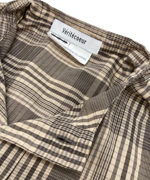 Veritecoeur（ヴェリテクール）Veritecoeur (ヴェリテクール) ヘンリーネックワンピース ブラウン サイズ:SIZE Freeの古着・服飾アイテム