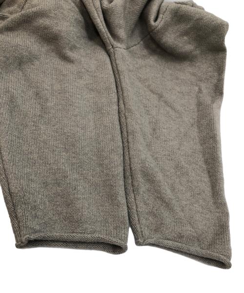 FOG ESSENTIALS（フィアオブゴッド エッセンシャル）FOG ESSENTIALS (フィアオブゴッド エッセンシャル) RAW EDGE SWEATER ベージュ サイズ:SIZE Sの古着・服飾アイテム