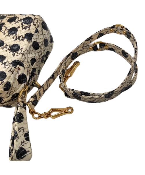 MIU MIU（ミュウミュウ）MIU MIU (ミュウミュウ) パイソンドット2WAYショルダーバッグ ホワイト×ブラックの古着・服飾アイテム