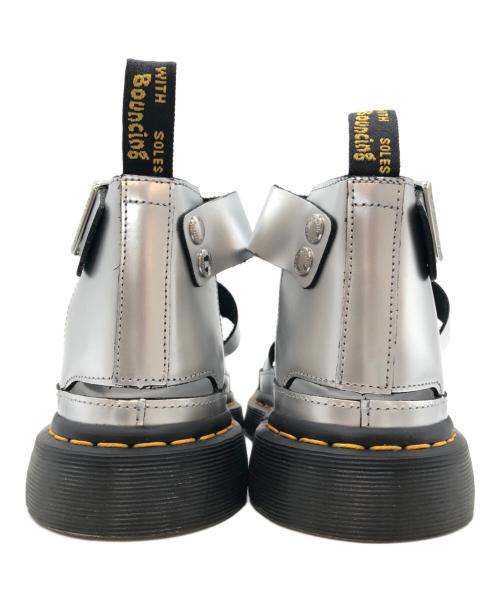 Dr.Martens（ドクターマーチン）Dr.Martens (ドクターマーチン) CLARISSA II SILVER METALLIC CALF SANDALS シルバー サイズ:SIZE UK6の古着・服飾アイテム