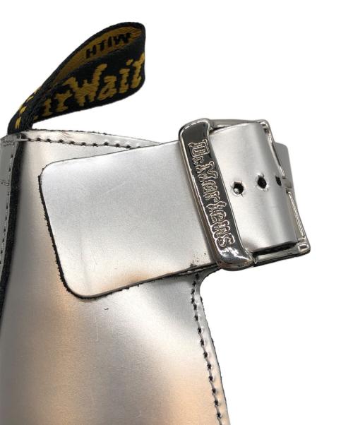 Dr.Martens（ドクターマーチン）Dr.Martens (ドクターマーチン) CLARISSA II SILVER METALLIC CALF SANDALS シルバー サイズ:SIZE UK6の古着・服飾アイテム