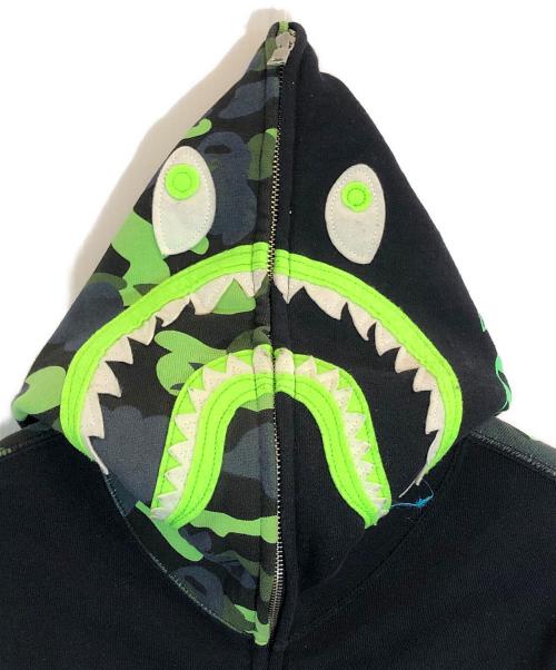 A BATHING APE（ア ベイシング エイプ）A BATHING APE (ア ベイシング エイプ) ジップシャークパーカー ブラック サイズ:SIZE Sの古着・服飾アイテム