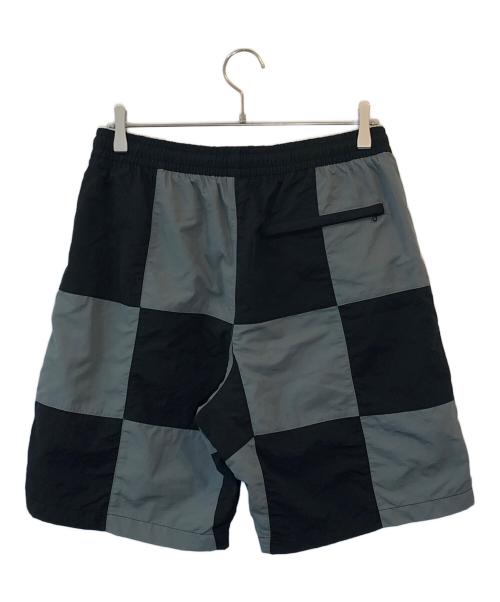 PALACE（パレス）PALACE (パレス) パッチワークナイロンハーフパンツ ブラック×グレー サイズ:SIZE Lの古着・服飾アイテム