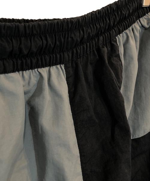 PALACE（パレス）PALACE (パレス) パッチワークナイロンハーフパンツ ブラック×グレー サイズ:SIZE Lの古着・服飾アイテム