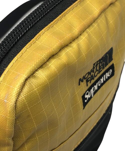 SUPREME（シュプリーム）Supreme (シュプリーム) THE NORTH FACE (ザ ノース フェイス) Metallic Shoulder Bag ゴールドの古着・服飾アイテム