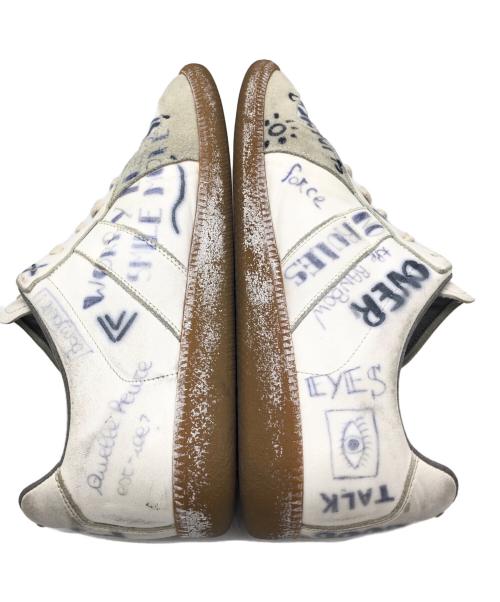 Maison Margiela（メゾンマルジェラ）Maison Margiela (メゾンマルジェラ) 落書きジャーマントレーナー ホワイト サイズ:42 1/2の古着・服飾アイテム