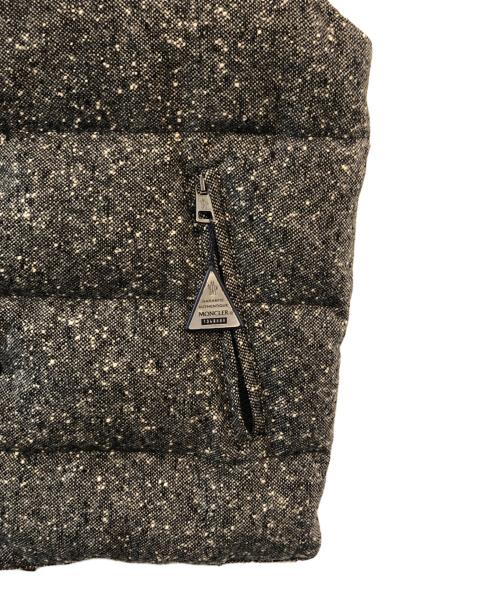 MONCLER（モンクレール）MONCLER (モンクレール) COMME des GARCONS JUNYA WATANABE MAN (コム デ ギャルソン ジュンヤ ワタナベ マン) ツイードダウンベスト グレー サイズ:SIZE Sの古着・服飾アイテム