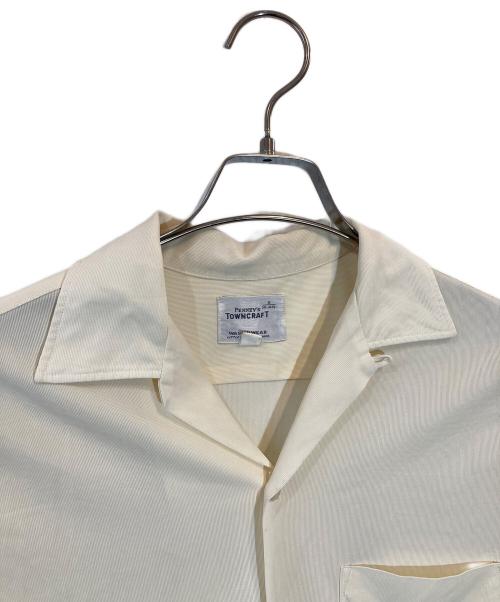 TOWN CRAFT（タウンクラフト）TOWN CRAFT (タウンクラフト) 刺繍半袖シャツ ベージュ サイズ:Sの古着・服飾アイテム