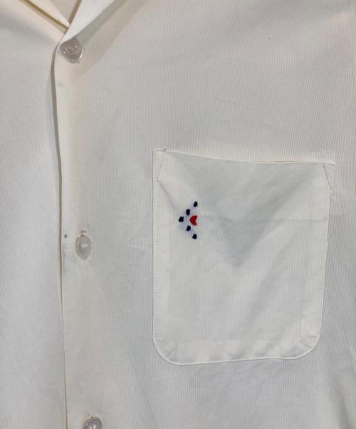 TOWN CRAFT（タウンクラフト）TOWN CRAFT (タウンクラフト) 刺繍半袖シャツ ベージュ サイズ:Sの古着・服飾アイテム