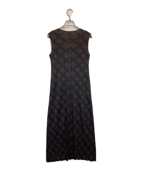 PLEATS PLEASE（プリーツプリーズ）PLEATS PLEASE (プリーツプリーズ) バイアスチェックプリーツノースリーブワンピース ブラウン サイズ:SIZE 2の古着・服飾アイテム