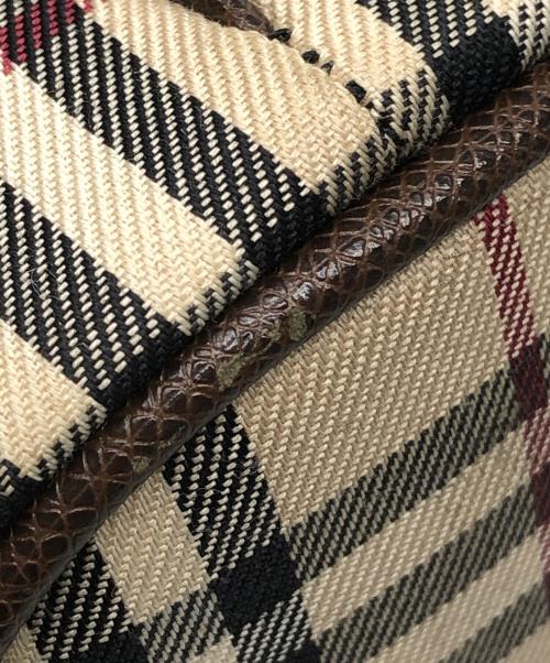 BURBERRY（バーバリー）BURBERRY (バーバリー) ハンドバッグ ブラウンの古着・服飾アイテム