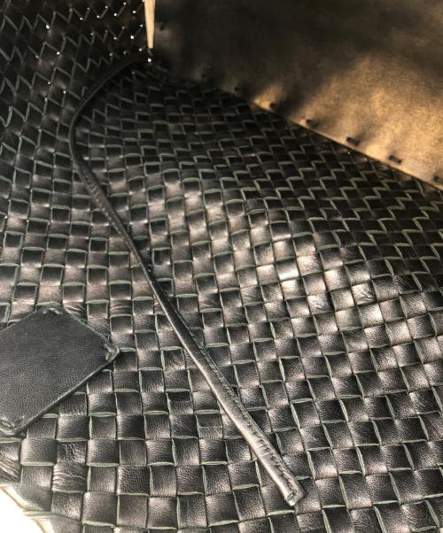 BOTTEGA VENETA（ボッテガベネタ）BOTTEGA VENETA (ボッテガベネタ) イントレチャート カバMM ブラックの古着・服飾アイテム